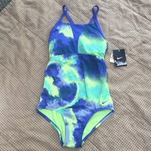 Nike WOMENS bathing suit BNWT
